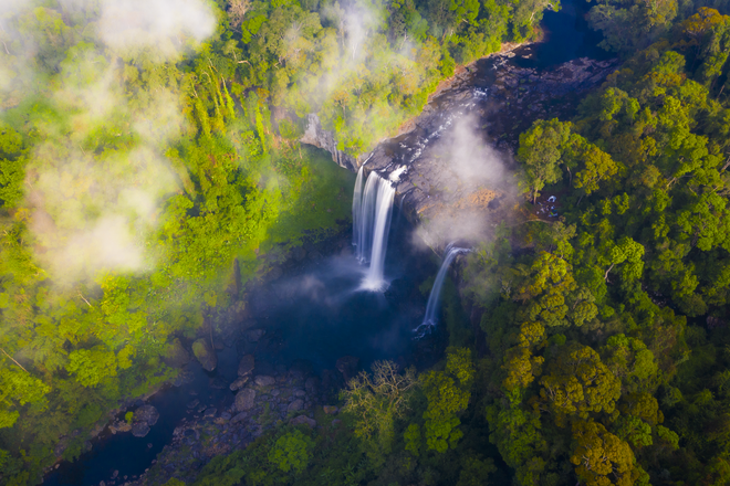 Watching the waterfall is likened to a sleeping princess in the forest in the Central Highlands - 3