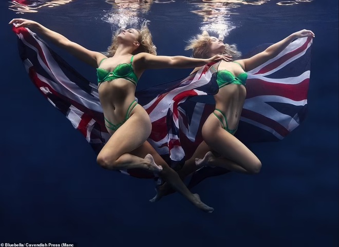 Vẻ đẹp hút hồn của hai nữ vận động viên bơi nghệ thuật - 5