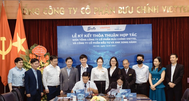 Tổng Công ty Bưu chính Viettel và Công ty Cổ phần Đầu tư Xuất nhập khẩu Song Hành ký kết hợp tác - 1 Tổng Công ty Bưu chính Viettel và Công ty Cổ phần Đầu tư Xuất nhập khẩu Song Hành ký kết hợp tác - 1