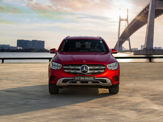 Mercedes-Benz tặng gói bảo dưỡng 2 năm cho khách hàng mua GLC và E-Class - 3