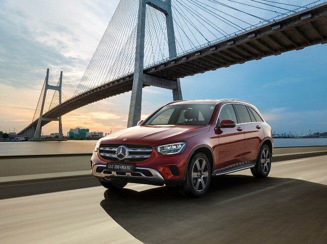 Mercedes-Benz tặng gói bảo dưỡng 2 năm cho khách hàng mua GLC và E-Class - 4