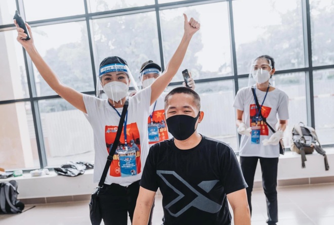 Phương Thanh nhịn uống nước để… khỏi đi vệ sinh khi làm tình nguyện viên - 5 Phương Thanh nhịn uống nước để… khỏi đi vệ sinh khi làm tình nguyện viên - 5