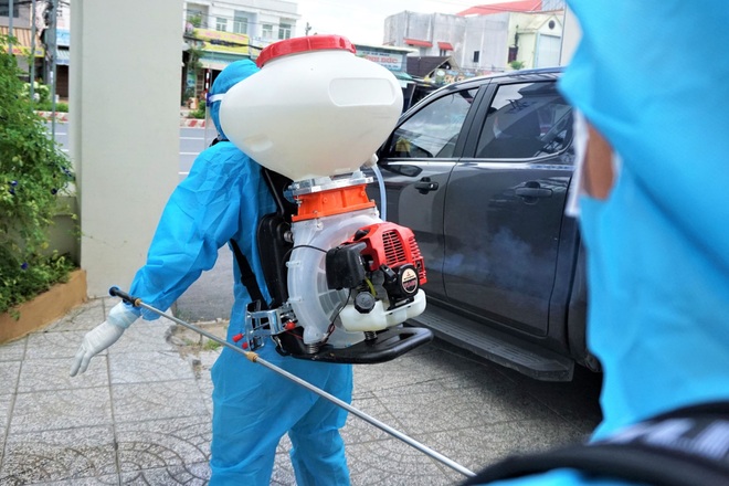 Theo chân biệt đội SOS đi lùa Covid-19 ở Tây Đô - 6 Theo chân biệt đội SOS đi lùa Covid-19 ở Tây Đô - 6