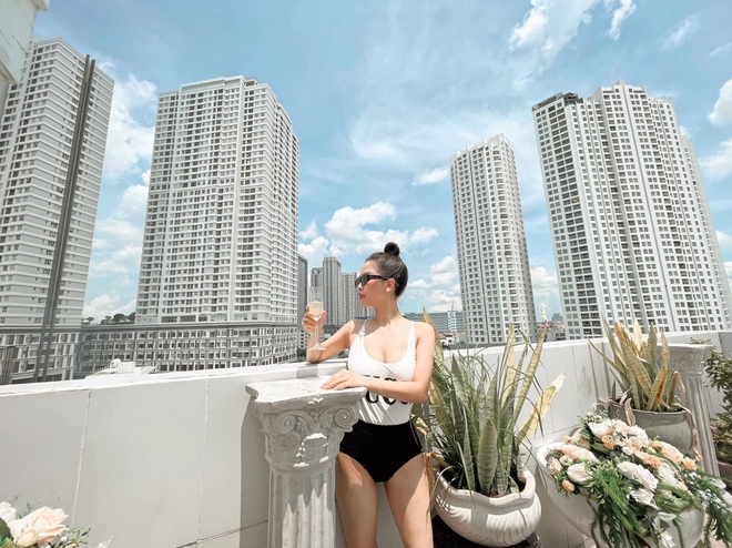 Ở nhà chống dịch, nhiều hot girl thi nhau biến nhà thành studio khoe dáng - 4 Ở nhà chống dịch, nhiều hot girl thi nhau biến nhà thành studio khoe dáng - 4