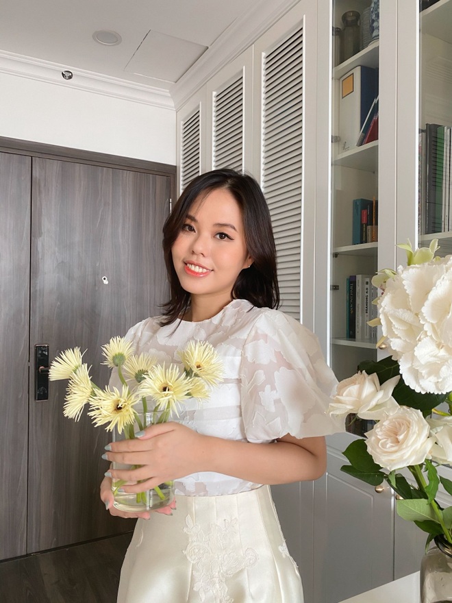 Ở nhà chống dịch, nhiều hot girl thi nhau biến nhà thành studio khoe dáng - 2 Ở nhà chống dịch, nhiều hot girl thi nhau biến nhà thành studio khoe dáng - 2