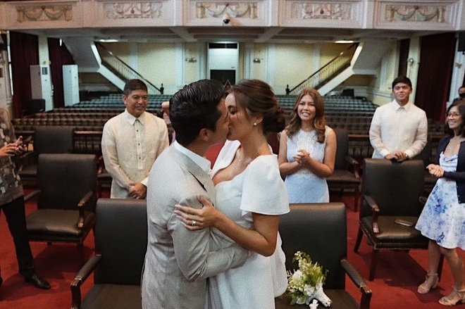 Hoa hậu Hoàn vũ Philippines kết hôn với chàng thống đốc điển trai - 1