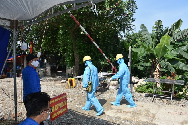 EVNHANOI đảm bảo điện phục vụ phòng chống dịch, sản xuất kinh doanh, tiêu dùng của người dân - 2 EVNHANOI đảm bảo điện phục vụ phòng chống dịch, sản xuất kinh doanh, tiêu dùng của người dân - 2