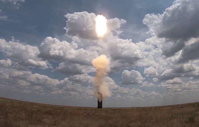 Nga công bố video rồng lửa S-500 nã tên lửa hạ gục mục tiêu - 1