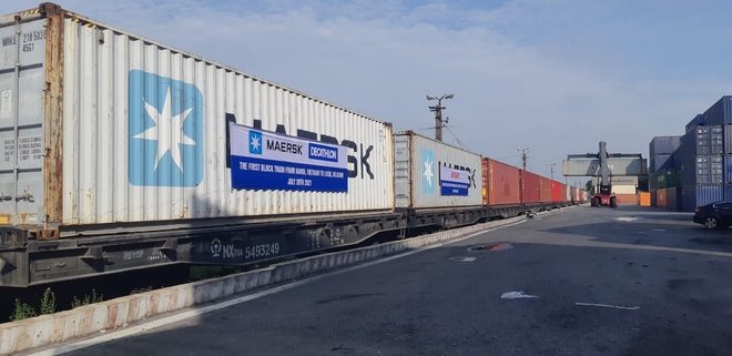 Lần đầu tiên tàu hỏa container Việt Nam chở hàng chạy thẳng sang châu Âu