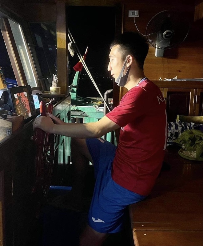 CLB Than Quảng Ninh nợ lương ba tháng, cầu thủ đi bán… hải sản - 2 CLB Than Quảng Ninh nợ lương ba tháng, cầu thủ đi bán… hải sản - 2