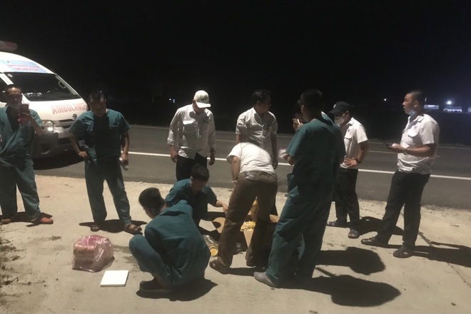 17 giờ chạy xuyên đêm, 5 xe cấp cứu của Đà Nẵng chi viện TPHCM chống dịch - 4