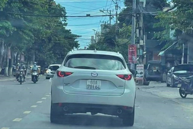 Vụ ô tô ép CSGT ngã xuống đường: Tài xế dương tính với ma túy - 2 Vụ ô tô ép CSGT ngã xuống đường: Tài xế dương tính với ma túy - 2