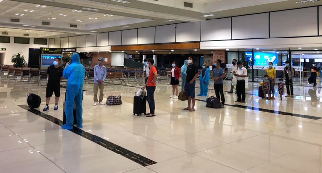 Cách ly ngay 299 người trên chuyến bay TPHCM - Hà Nội duy nhất trong ngày - 2 Cách ly ngay 299 người trên chuyến bay TPHCM - Hà Nội duy nhất trong ngày - 2