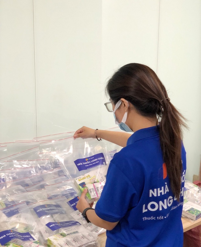 Nhà thuốc FPT Long Châu đồng hành cùng cộng đồng trong đại dịch Covid-19 - 1 Nhà thuốc FPT Long Châu đồng hành cùng cộng đồng trong đại dịch Covid-19 - 1