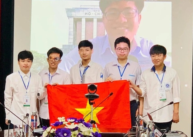 Đội tuyển Việt Nam giành 1 Huy chương Vàng Olympic Toán quốc tế - 1