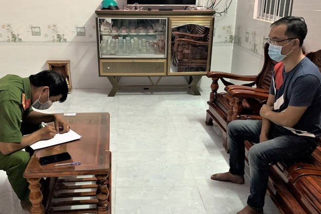Tài xế có hơi men, thông chốt kiểm soát dịch Covid-19 - 1 Tài xế có hơi men, thông chốt kiểm soát dịch Covid-19 - 1