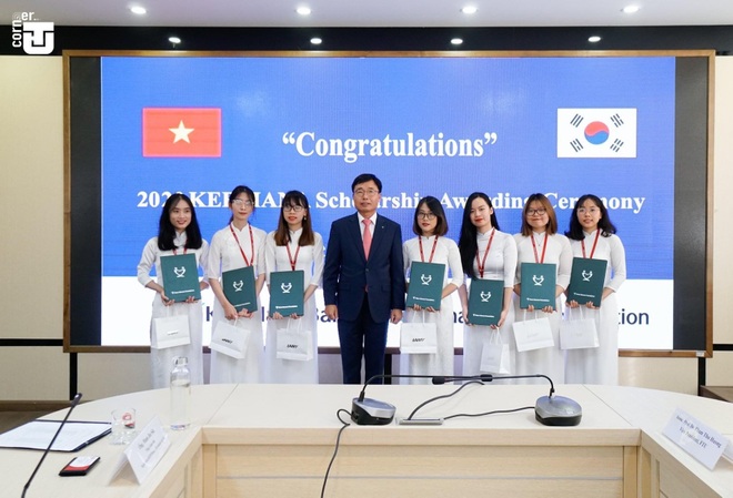 Nữ sinh Việt đạt điểm số cao nhất thế giới môn Báo cáo tài chính -ACCA - 2