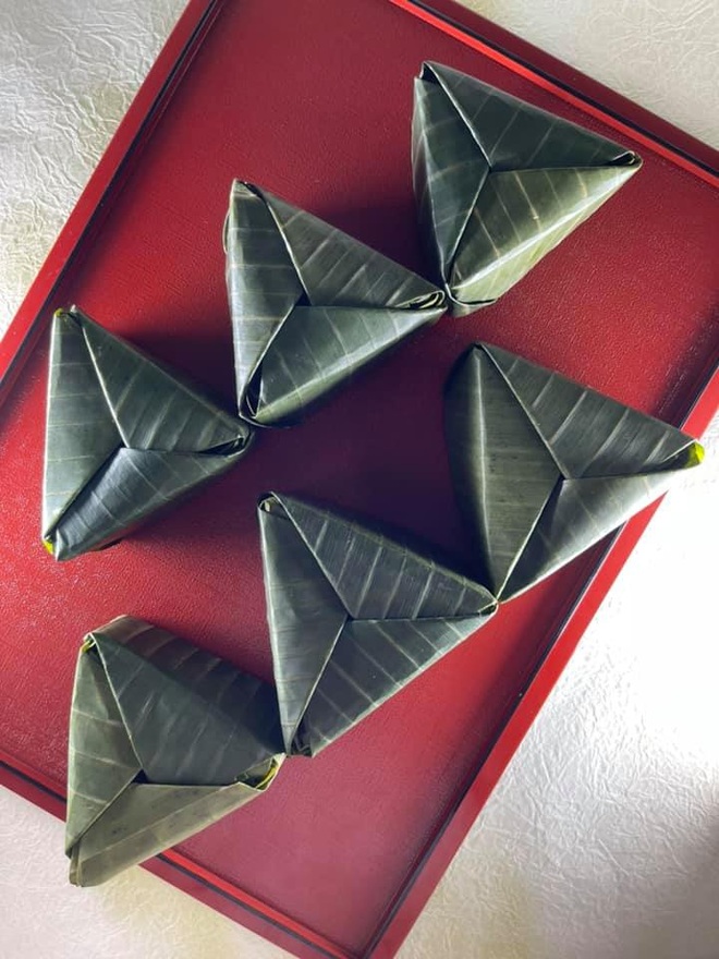 Mẹ đảm nâng tầm món Việt với cách bài trí theo kỹ thuật gấp giấy origami - 2 Mẹ đảm nâng tầm món Việt với cách bài trí theo kỹ thuật gấp giấy origami - 2