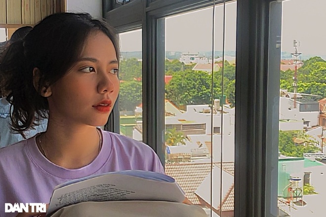 Nữ sinh tuyển thẳng vào ĐH Kiến trúc TPHCM vẫn xuất sắc đạt 9,75 điểm Văn - 2 Nữ sinh tuyển thẳng vào ĐH Kiến trúc TPHCM vẫn xuất sắc đạt 9,75 điểm Văn - 2