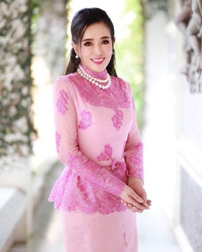 Nhan sắc không tuổi đáng kinh ngạc của cựu hoa hậu Hoàn vũ đã là U80 - 8 Nhan sắc không tuổi đáng kinh ngạc của cựu hoa hậu Hoàn vũ đã là U80 - 8