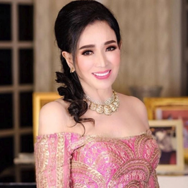 Nhan sắc không tuổi đáng kinh ngạc của cựu hoa hậu Hoàn vũ đã là U80 - 9 Nhan sắc không tuổi đáng kinh ngạc của cựu hoa hậu Hoàn vũ đã là U80 - 9