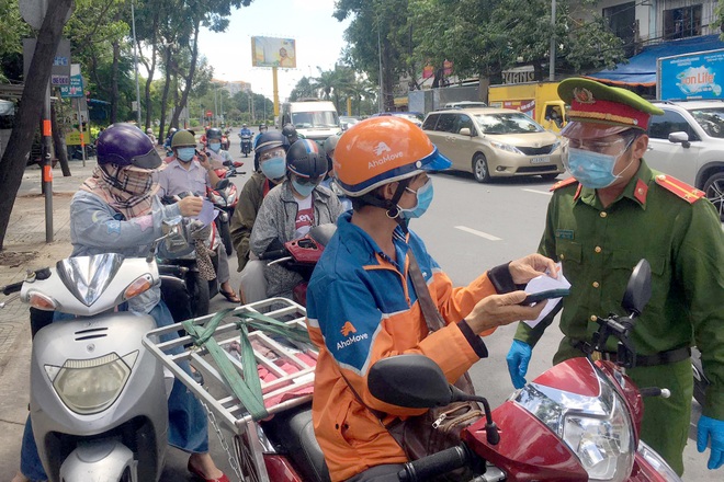 Test ngẫu nhiên trên đường, phát hiện 2 ca dương tính - 1