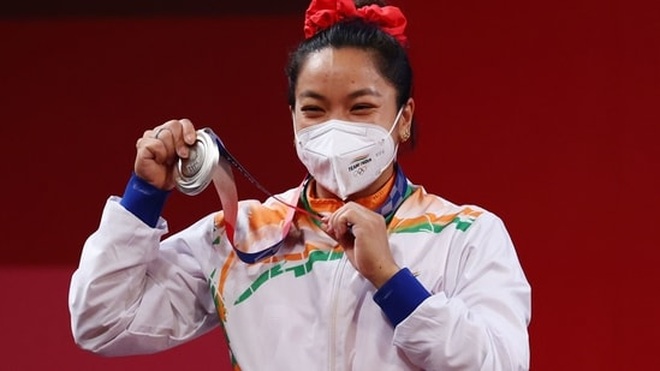 Cô bé gánh củi hay khóc nhè trở thành người hùng Olympic - 2 Cô bé gánh củi hay khóc nhè trở thành người hùng Olympic - 2