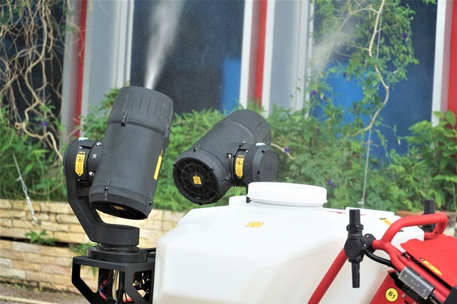 Xem robot ở Cần Thơ phun khử khuẩn thay người - 2 Xem robot ở Cần Thơ phun khử khuẩn thay người - 2