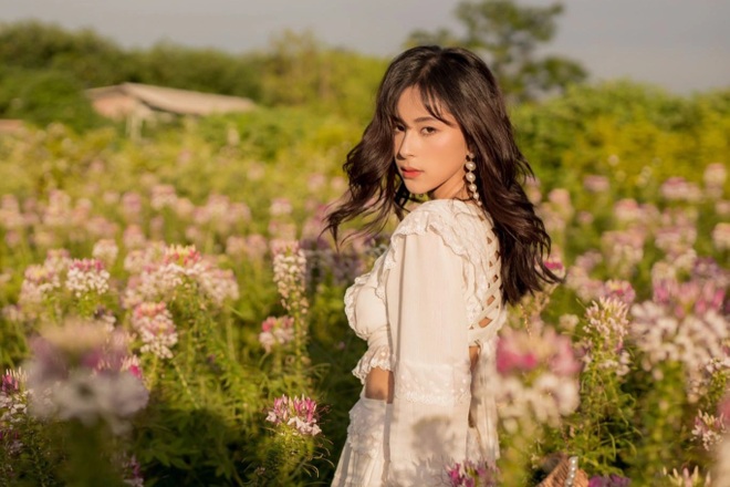 Hot girl Yên Bái thẳng thắn chặn ngay những kẻ gạ gẫm - 1 Hot girl Yên Bái thẳng thắn chặn ngay những kẻ gạ gẫm - 1