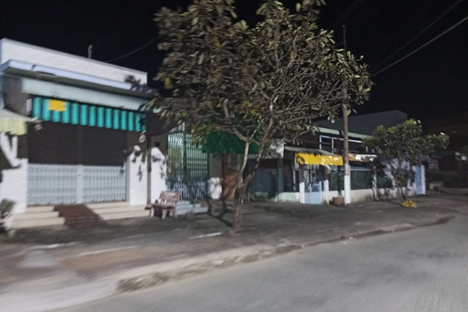 Tỉnh quyết liệt, nhà cửa đóng then cài, đường phố vắng như chùa Bà Đanh - 6 Tỉnh quyết liệt, nhà cửa đóng then cài, đường phố vắng như chùa Bà Đanh - 6