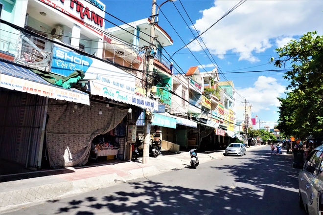Chợ sinh viên ở Đà Nẵng cửa đóng then cài phòng dịch - 2