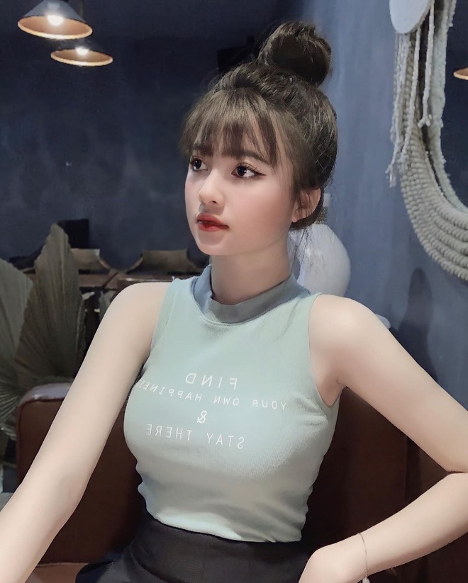 Nữ sinh 18 tuổi đẹp ngọt ngào gieo thương nhớ cho dân mạng - 4 Nữ sinh 18 tuổi đẹp ngọt ngào gieo thương nhớ cho dân mạng - 4