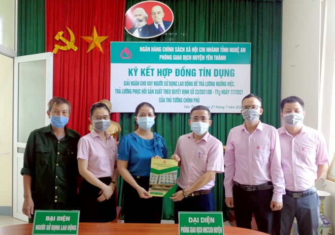 Doanh nghiệp Nghệ An đầu tiên được giải ngân vốn vay theo Nghị quyết 68 - 1 Doanh nghiệp Nghệ An đầu tiên được giải ngân vốn vay theo Nghị quyết 68 - 1