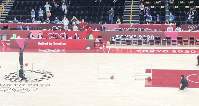 Robot ném bóng rổ siêu đỉnh tại Olympic 2020 làm kinh ngạc người xem - 2 Robot ném bóng rổ siêu đỉnh tại Olympic 2020 làm kinh ngạc người xem - 2