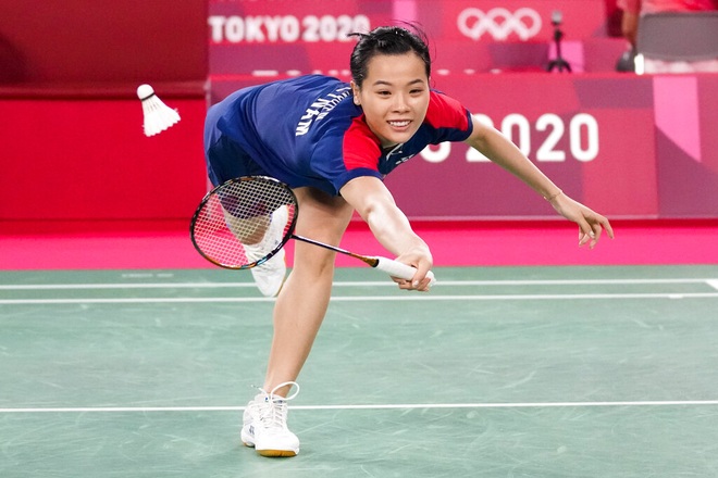 Thùy Linh thắng thuyết phục Sabrina Jaquet ở trận chia tay Olympic Tokyo - 2