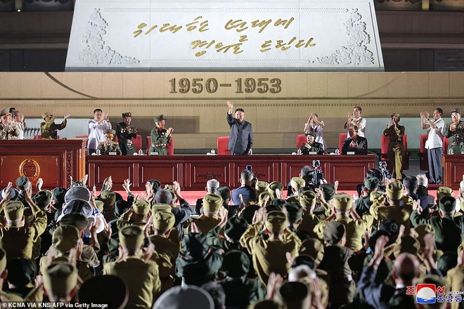 Triều Tiên bắn pháo hoa kỷ niệm 68 năm Hiệp định đình chiến - 5
