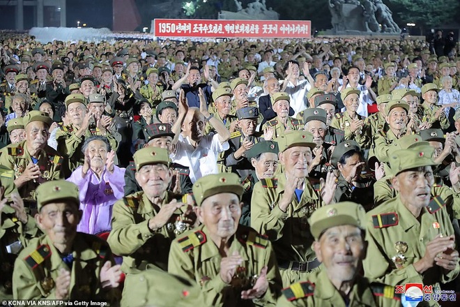 Triều Tiên bắn pháo hoa kỷ niệm 68 năm Hiệp định đình chiến - 6
