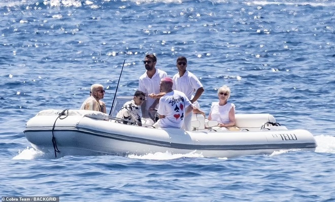 David Beckham tận hưởng kỳ nghỉ xa hoa trên du thuyền tại Italy - 9
