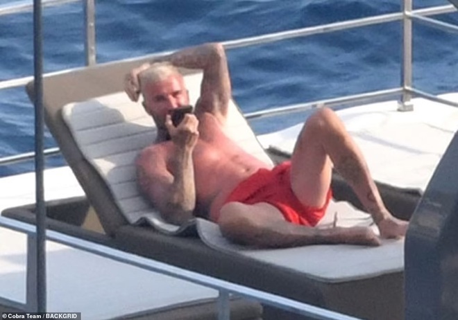 David Beckham tận hưởng kỳ nghỉ xa hoa trên du thuyền tại Italy - 4