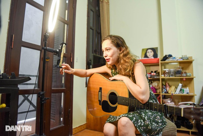 Cô gái Nga say mê tiếng Việt, quay video ẩm thực hút khán giả - 8 Cô gái Nga say mê tiếng Việt, quay video ẩm thực hút khán giả - 8