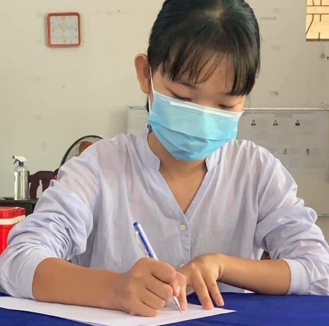 Nữ sinh Sóc Trăng sau tốt nghiệp phổ thông viết đơn tình nguyện chống dịch - 1