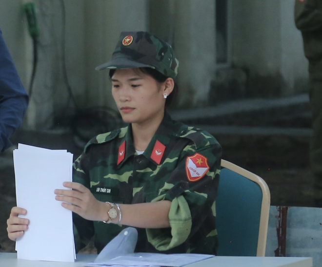 Nữ giảng viên quân sự dịu dàng chia sẻ về tình yêu màu xanh áo lính - 7 Nữ giảng viên quân sự dịu dàng chia sẻ về tình yêu màu xanh áo lính - 7