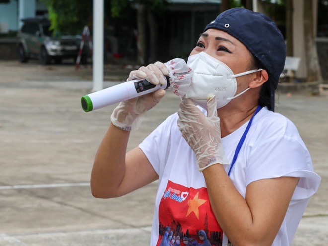Nghệ sĩ và hành trình tiếp sức chống Covid-19 ở các bệnh viện dã chiến - 10 Nghệ sĩ và hành trình tiếp sức chống Covid-19 ở các bệnh viện dã chiến - 10