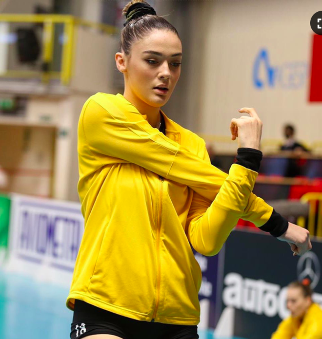 Zehra Gunes - Nữ thần bóng chuyền của Olympic Tokyo - 1