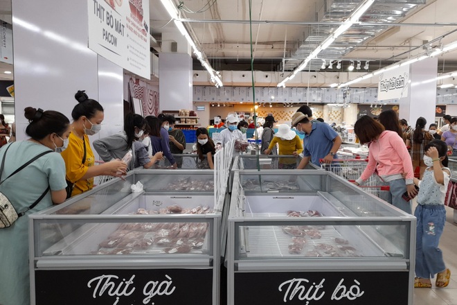 Đà Nẵng: Người dân đổ đi chợ, siêu thị trước giờ thành phố giãn cách - 7
