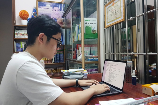 Nam sinh đạt điểm cao ở 2 khối xét tuyển, thích nghề y, yêu môn Văn - 2 Nam sinh đạt điểm cao ở 2 khối xét tuyển, thích nghề y, yêu môn Văn - 2