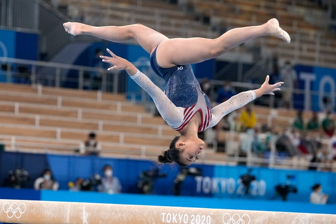 Vẻ duyên dáng của cô gái người HMông giành HCV Olympic - 5 Vẻ duyên dáng của cô gái người HMông giành HCV Olympic - 5