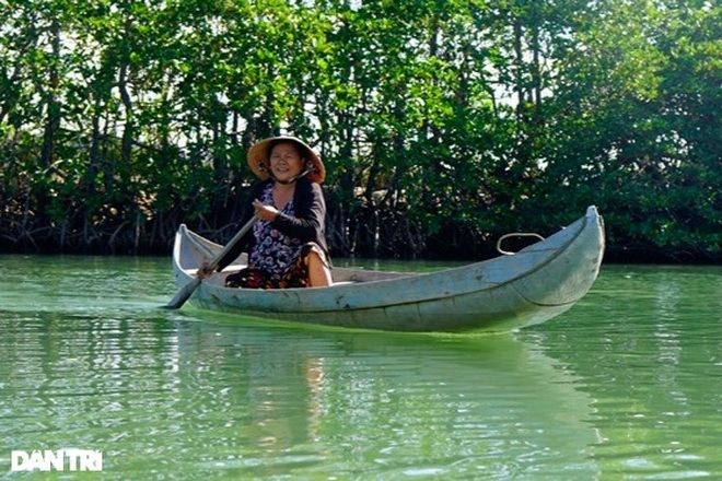There is an area of ​​western rivers in the heart of Thi Nai lagoon - 9