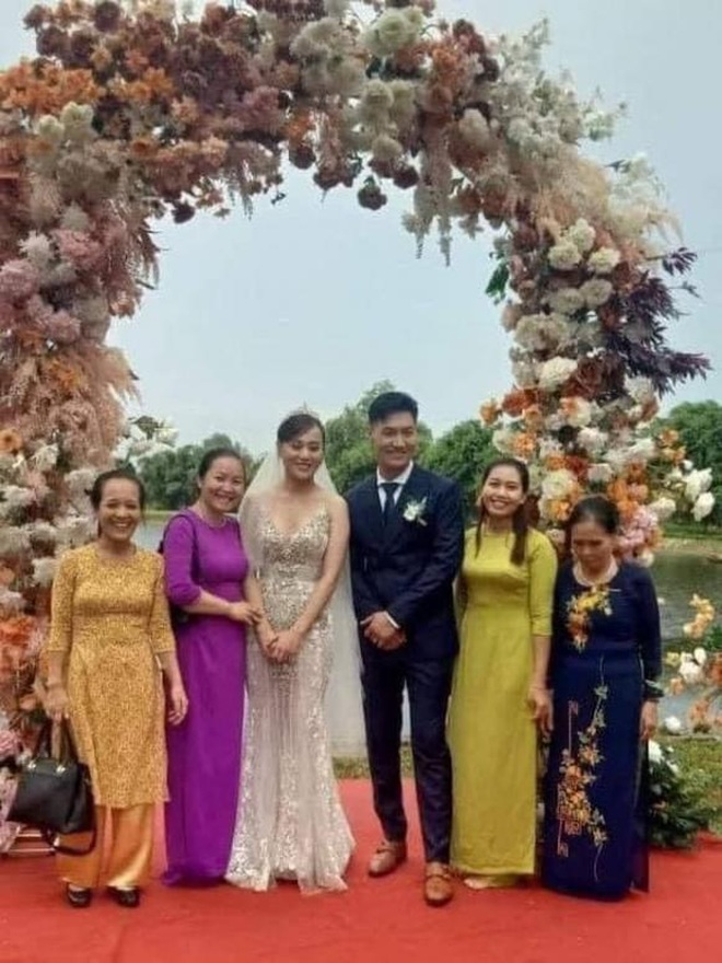 Rò rỉ ảnh cưới, Mạnh Trường - Phương Oanh nói gì về kết Hương vị tình thân? - 3 Rò rỉ ảnh cưới, Mạnh Trường - Phương Oanh nói gì về kết Hương vị tình thân? - 3