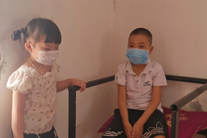 Cậu bé bị bệnh tan máu bẩm sinh được bạn đọc giúp đỡ hơn 82 triệu đồng - 2 Cậu bé bị bệnh tan máu bẩm sinh được bạn đọc giúp đỡ hơn 82 triệu đồng - 2